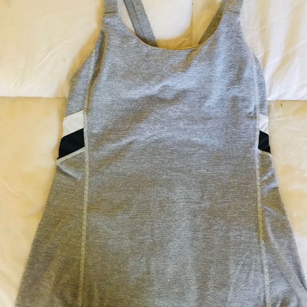 Lululemon tank top size 6